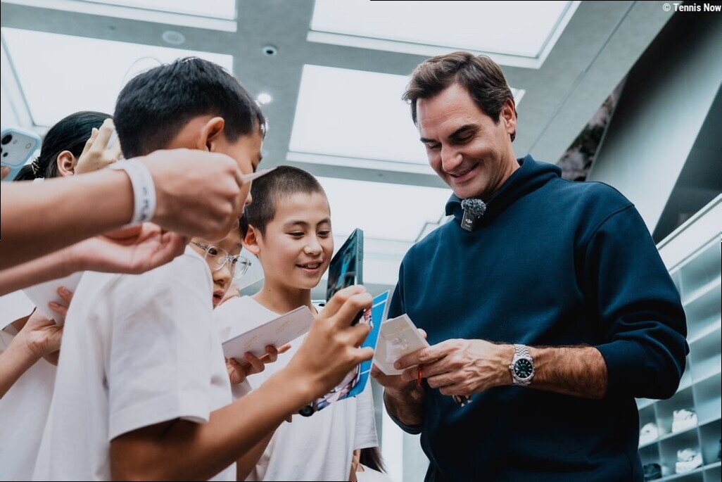 Federer Plays on Floating Court in Shenzhen