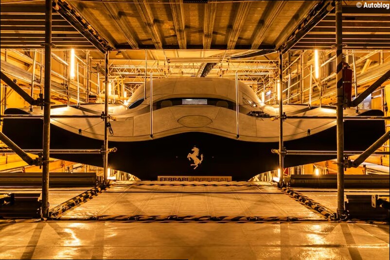 Ferrari Hypersail, svelata la barca a vela volante da 100 km/h: varo a marzo 2027
