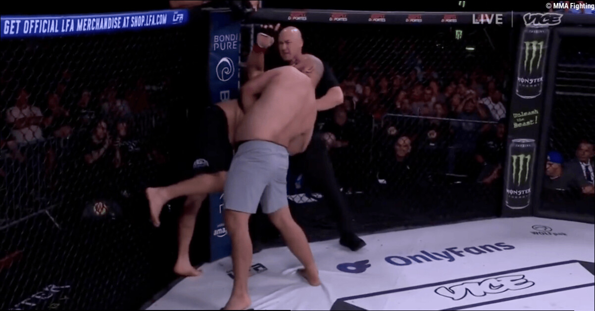 Missed Fists: Unreal comeback features phantom tap, flying mouthpiece, and incredible knockout