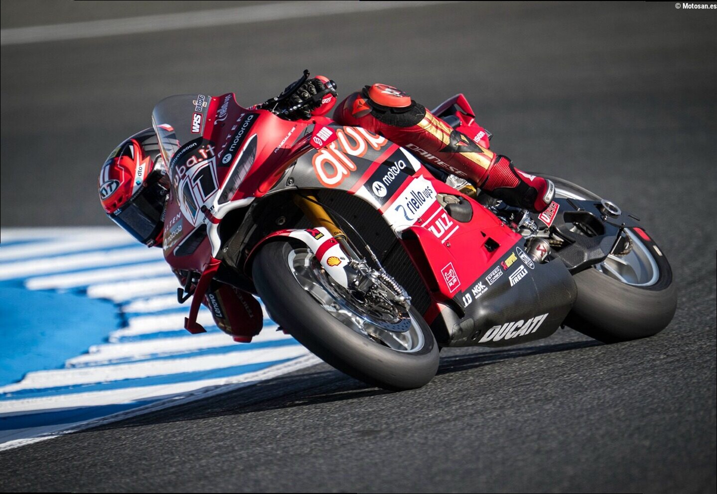 Resultado Carrera 1 WorldSBK hoy en Jerez: Bulega firma una victoria de autoridad y Bautista a un paso del podio