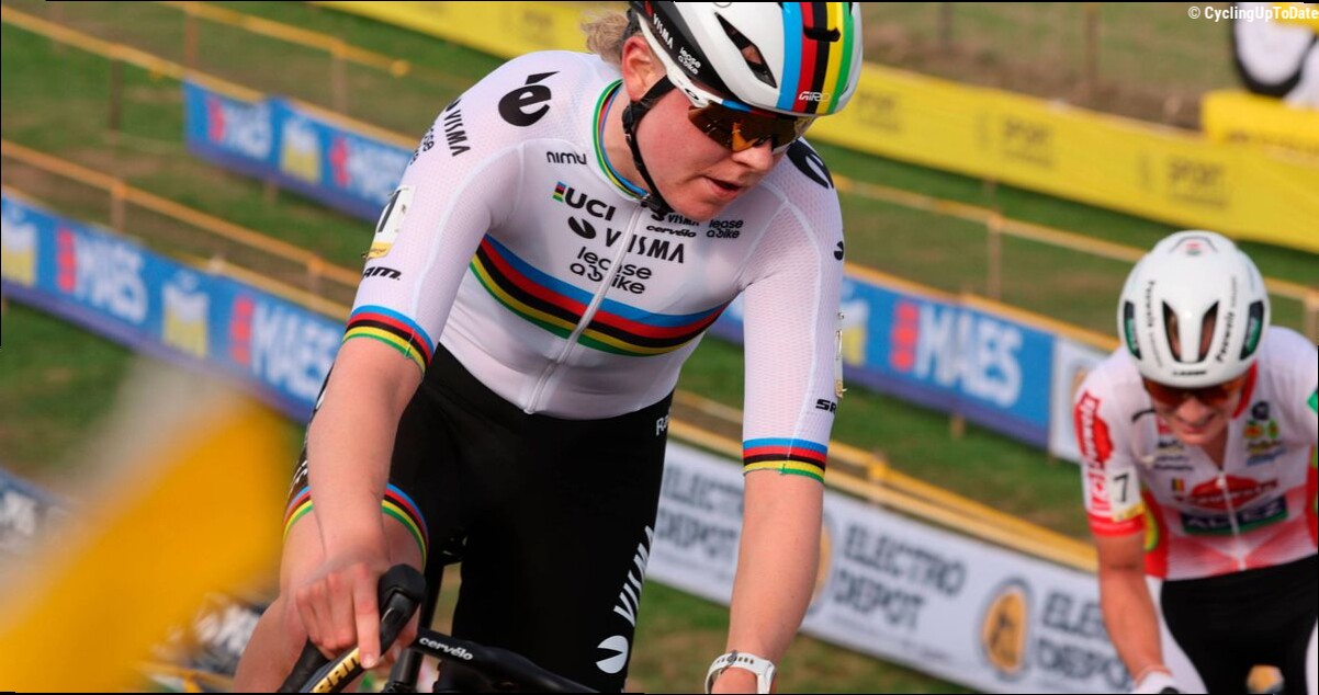 "I've missed this... It's really nice to be back" - Fem van Empel impresses on cyclocross return after almost a year away