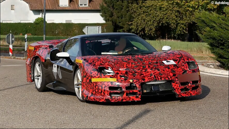 Ferrari 296 Challenge Stradale, sorpresa a Maranello: il V6 potrebbe perdere l'ibrido