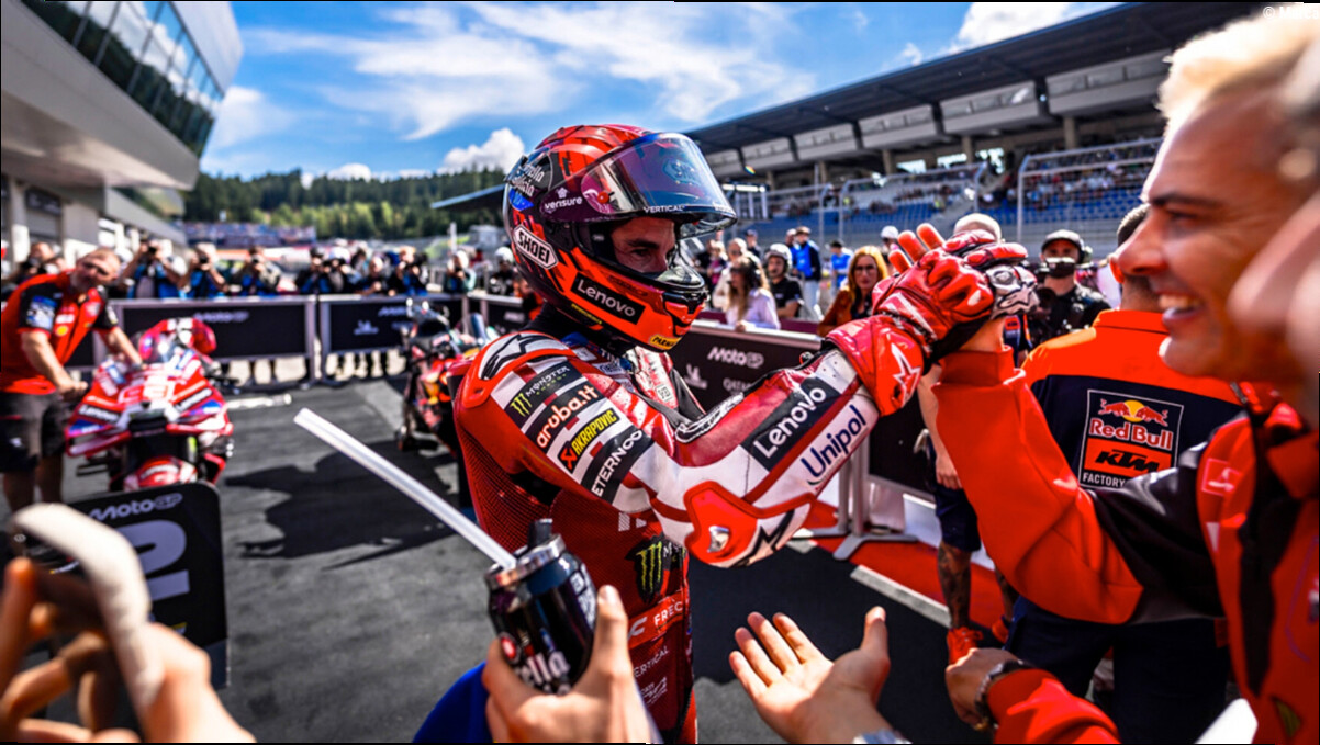 Melandri abre la puerta al bombazo de Márquez: "Se podría retirar si gana el décimo título"