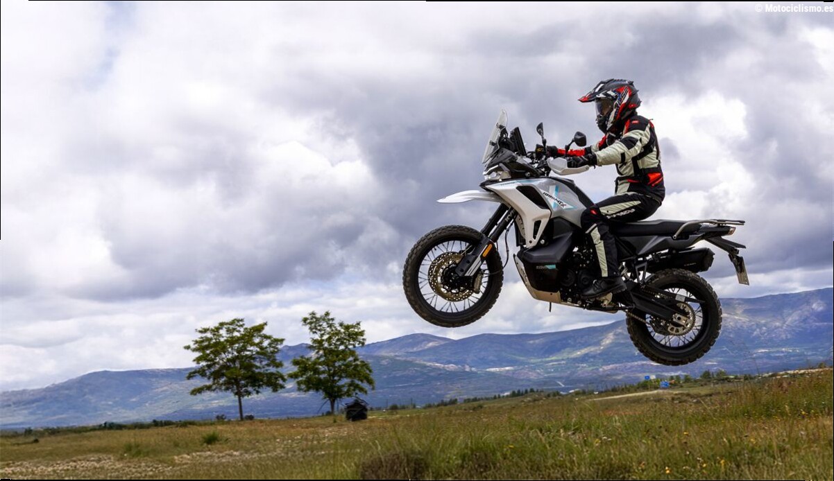 Superprueba CFMOTO 1000MT-X, golpe de mano