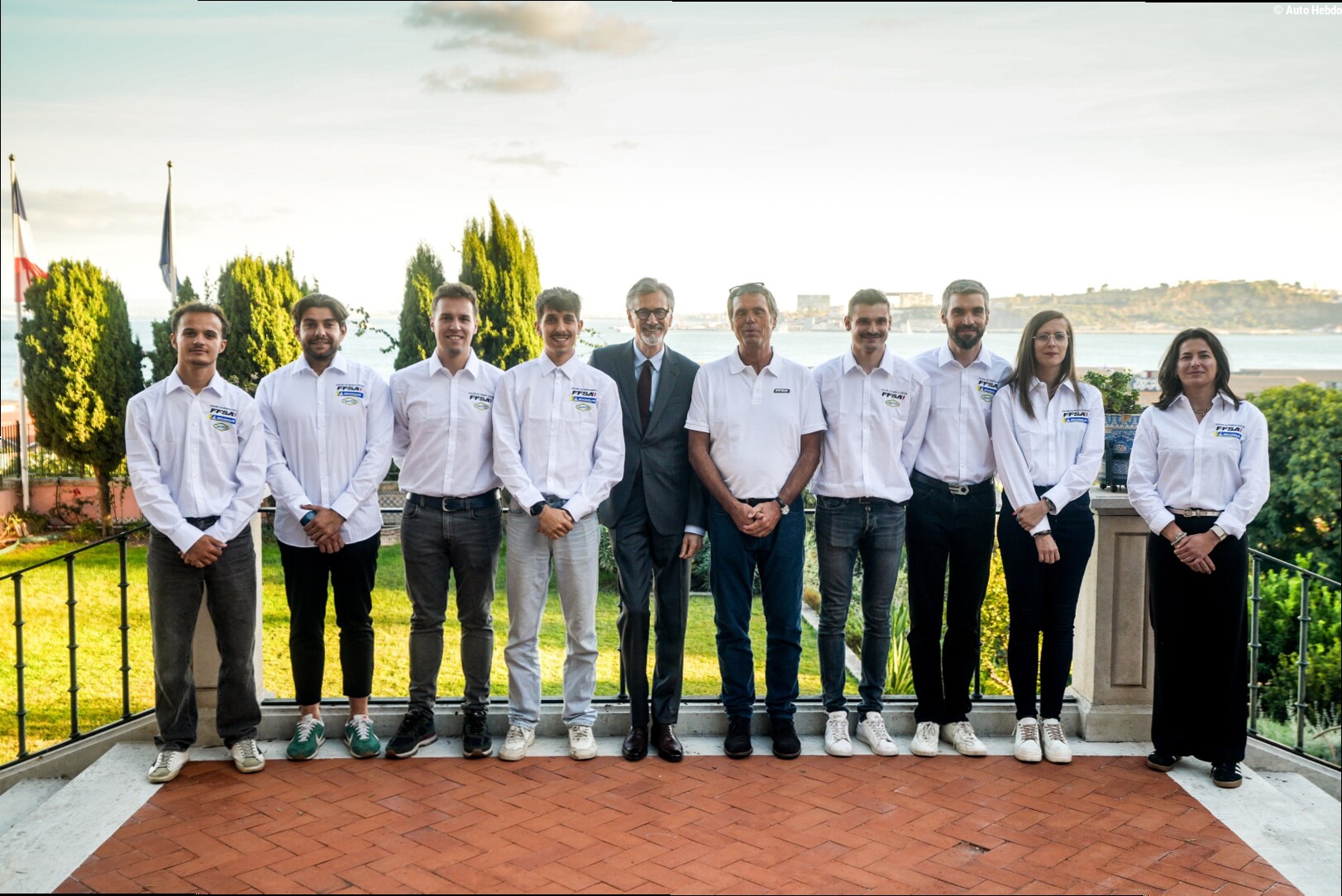 L'Équipe de France Espoir Rallye reçue à l'ambassade avant son duel face au Portugal