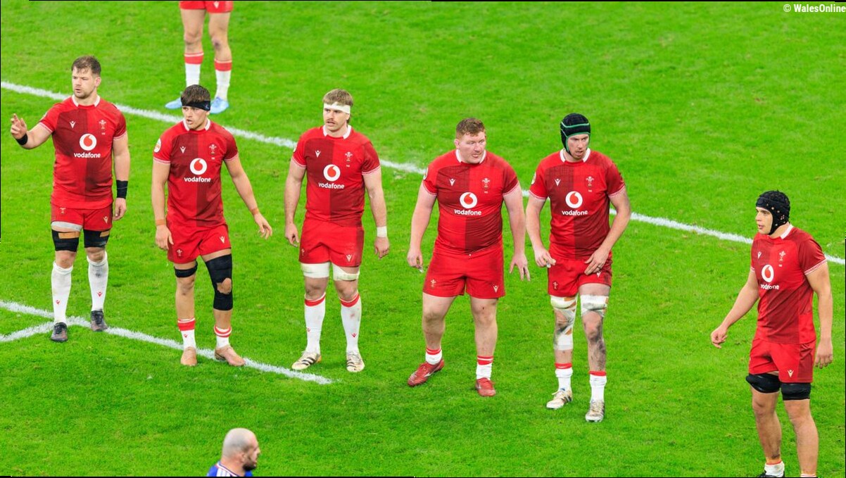 Wales star linked to rivals as Welsh teenager to face Springboks superstar