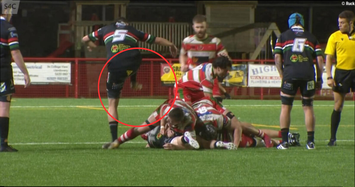 "Disgusting" – Rugby fans demand lengthy ban after horrific stamp in Wales