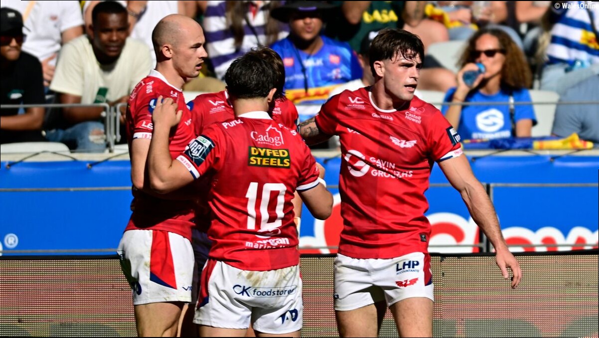 Scarlets lose 14-try thriller in South Africa despite Wales star's hat-trick