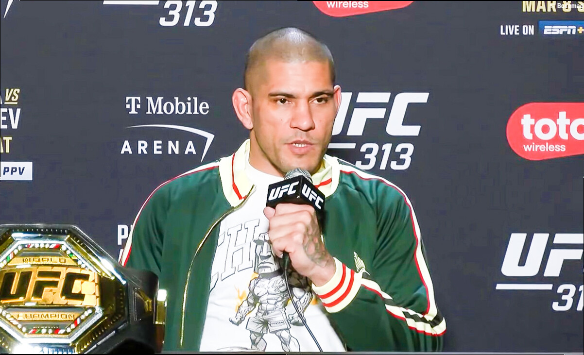 L'avenir d' Alex Pereira chez les poids lourds dépend entièrement de sa performance à l' UFC 335 où il affrontera Sergei Pavl