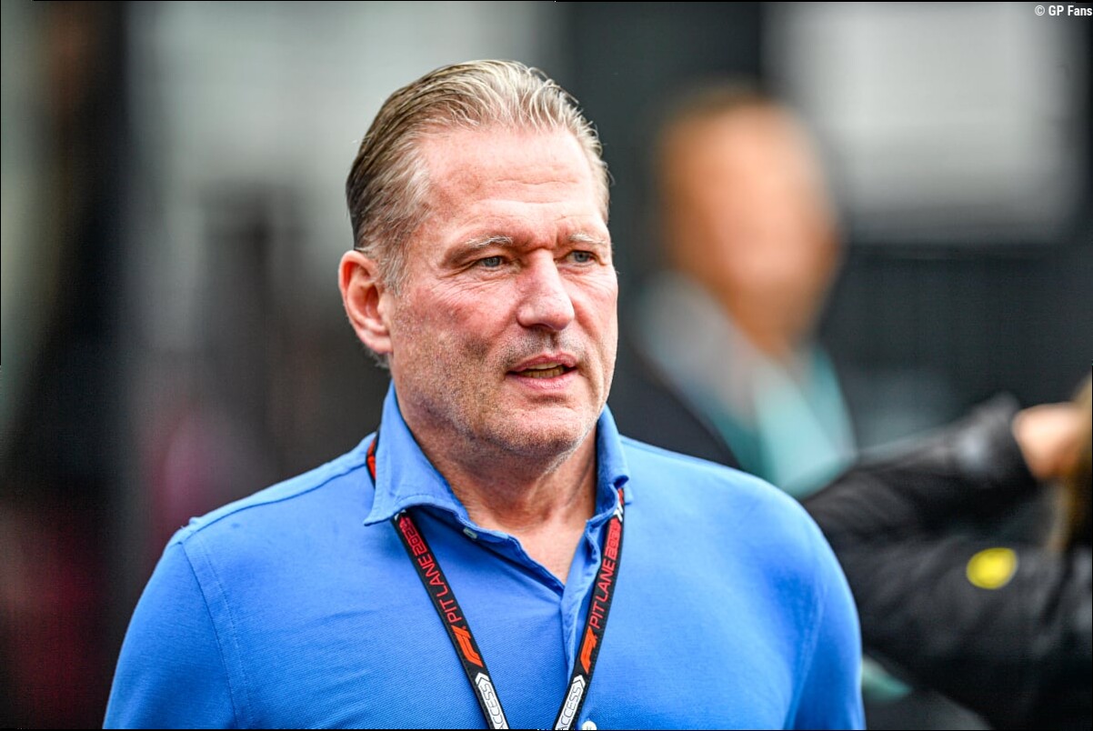 Jos Verstappen laat van zich horen na commotie op X: 'Niet ziek, gewoon een bad hair day"