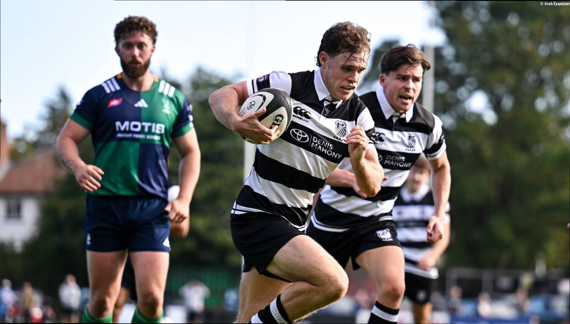 Former Leinster back Rob Russell training with Munster