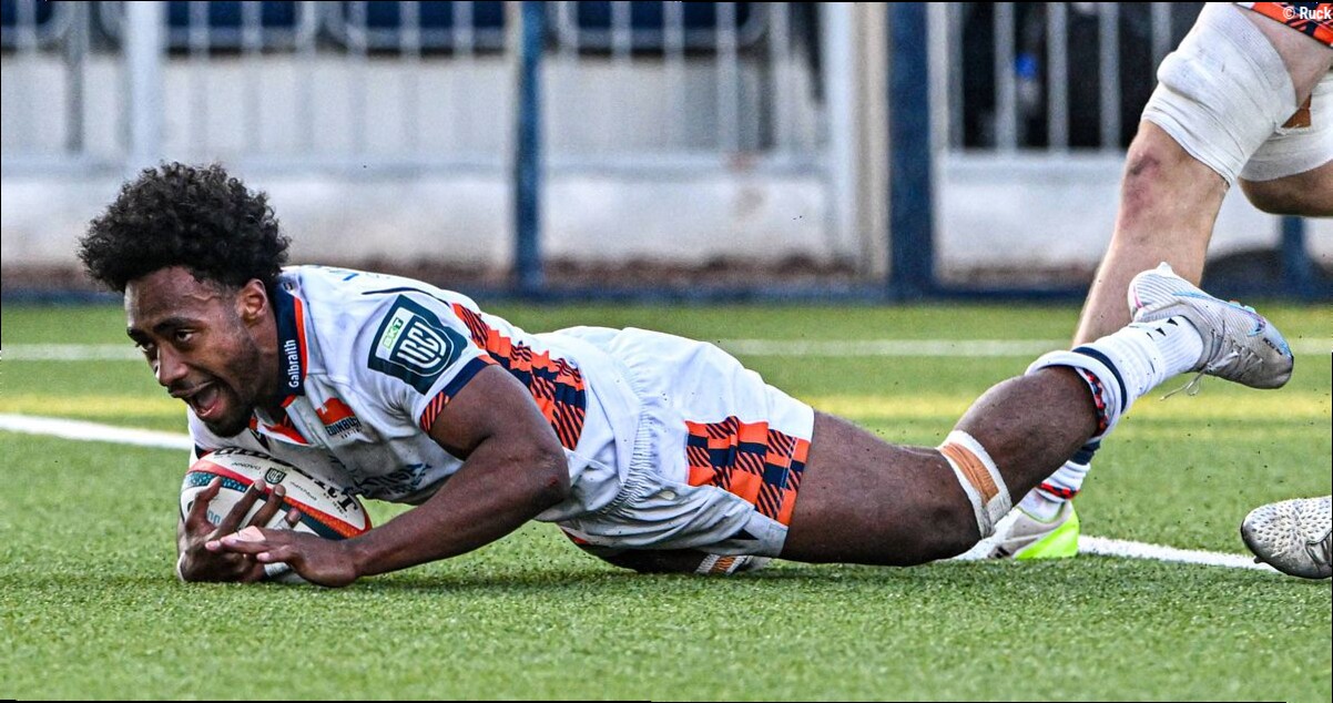 English-qualified winger commits future to Scotland amid Duhan van der Merwe uncertainty