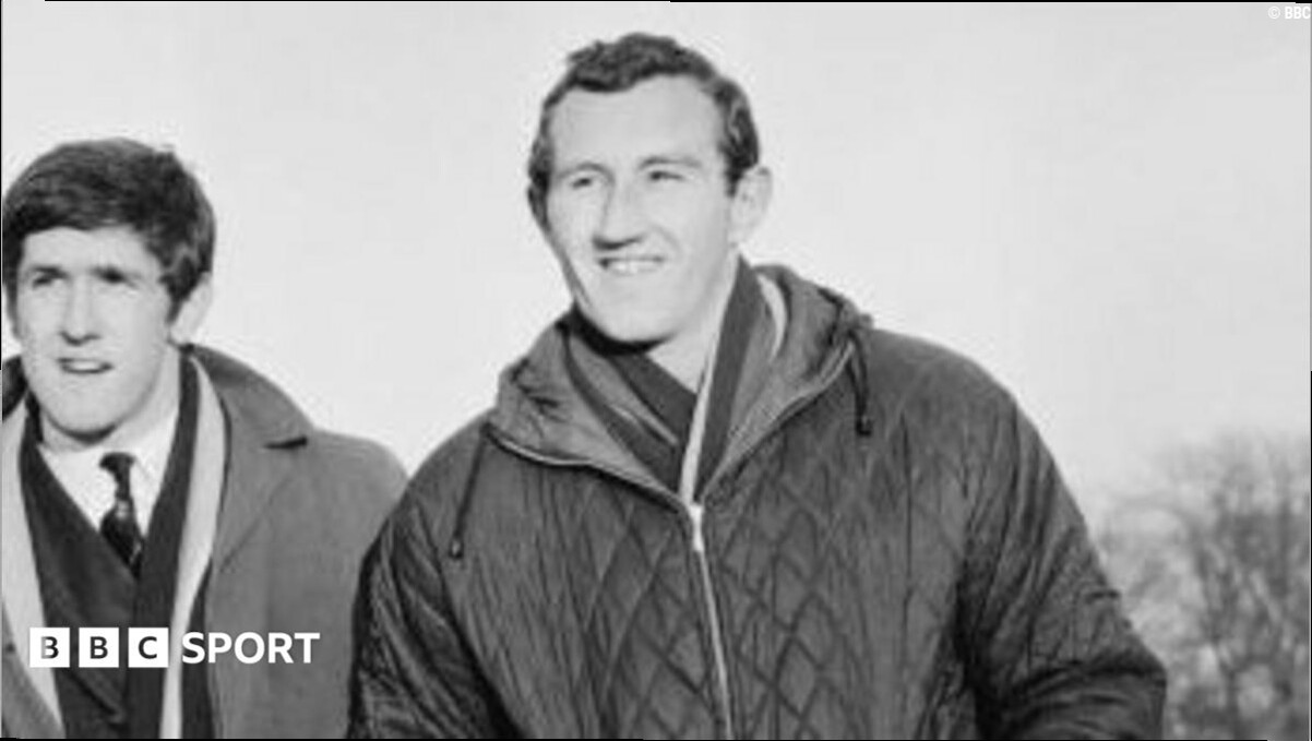 Former Wales and Lions wing Jones dies age 81
